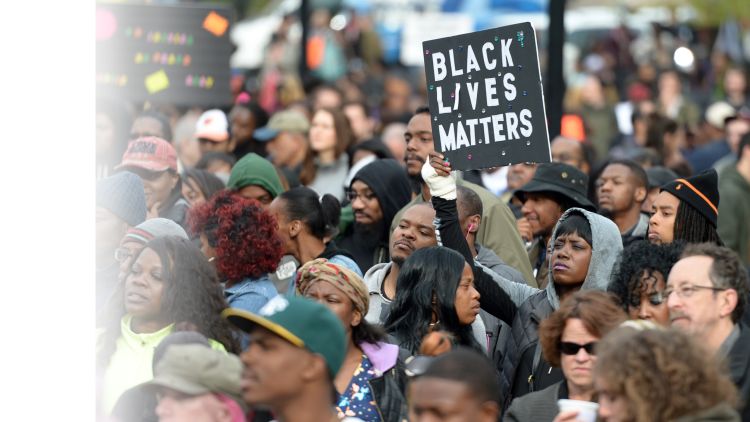 Une manifestation à Baltimore (US) pour dénoncer la mort de Freddie Gray le 25 avril 2015