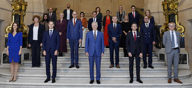 Photo de famille du gouvernement De Croo au Palais royal