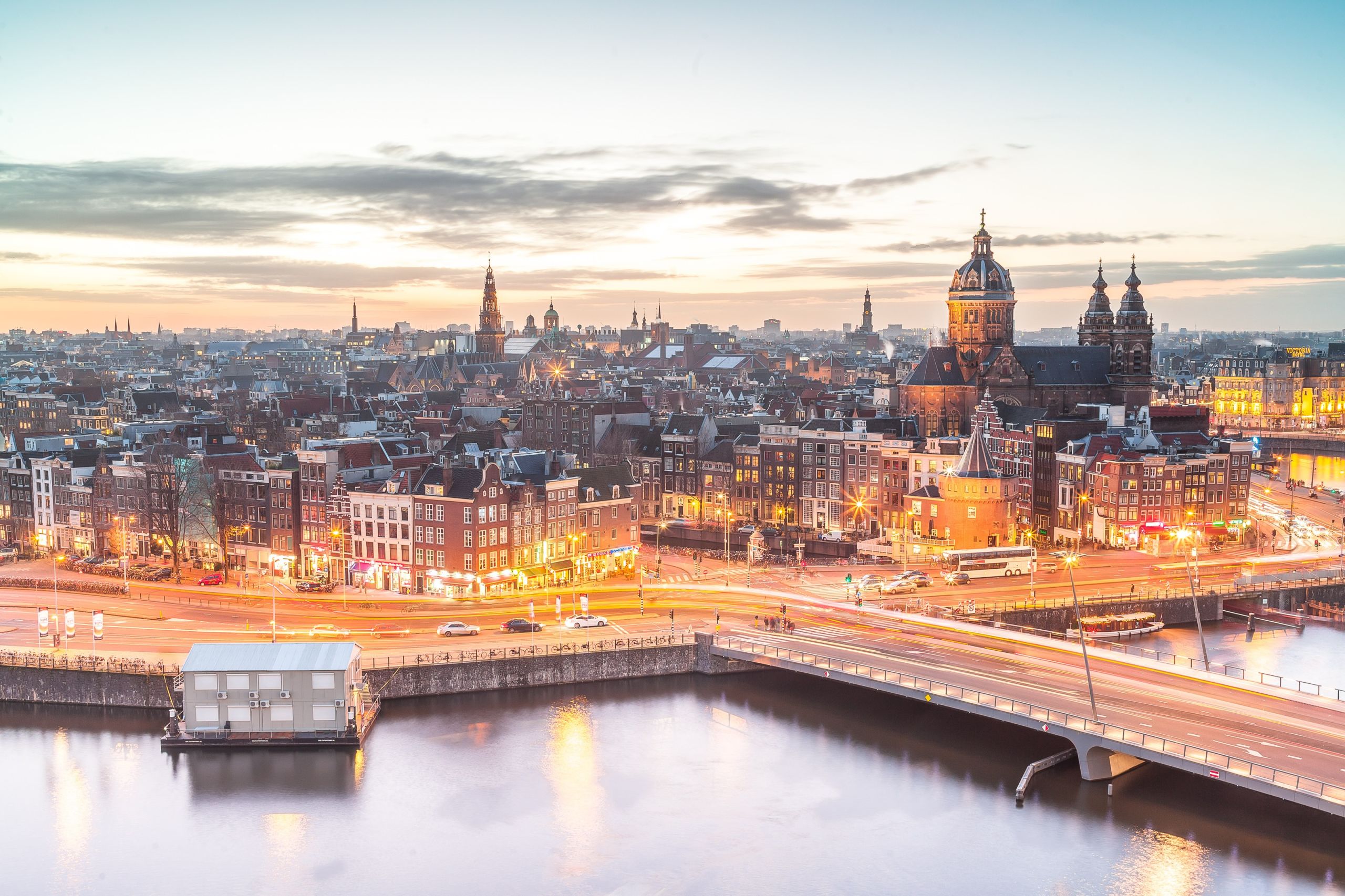 Amsterdam (Photo : Shutterstock)