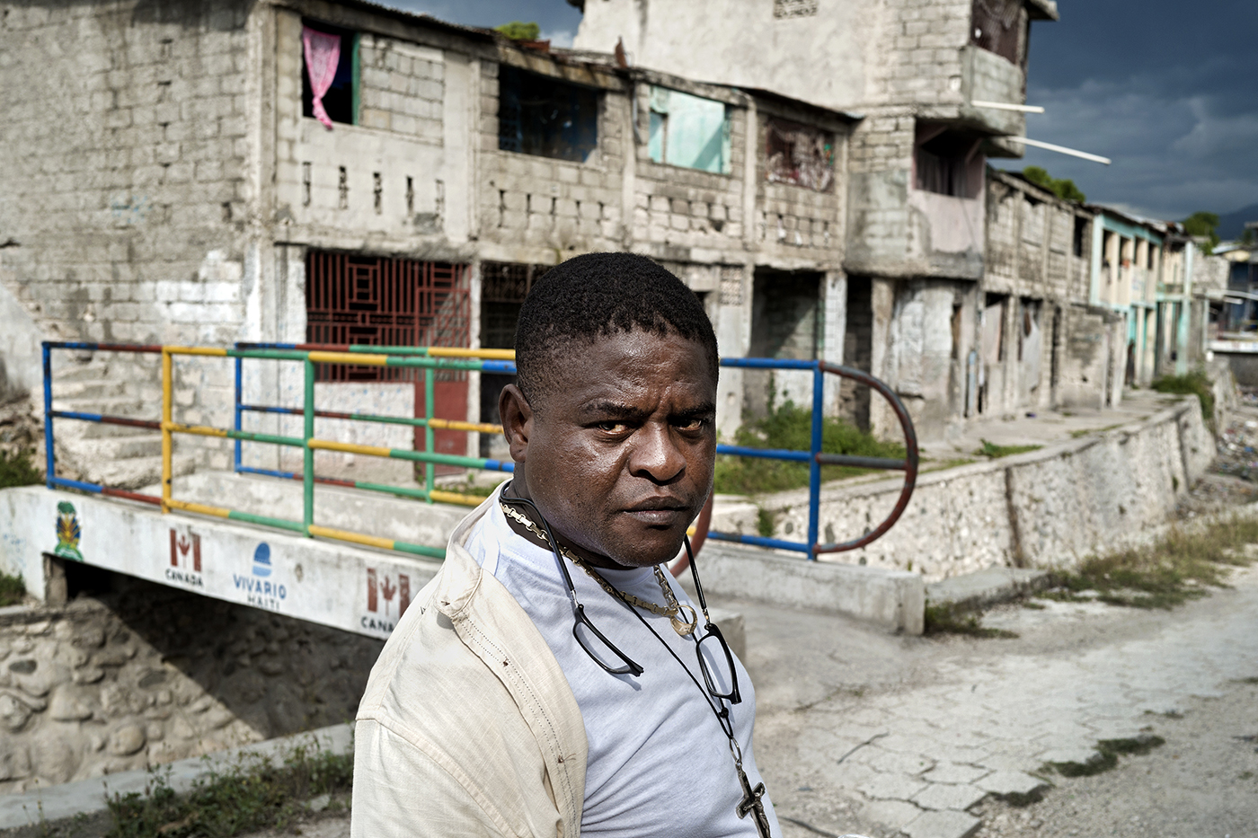 Jimmy Chérizier, alias Barbecue, est un ancien membre des forces spéciales de la police nationale. Il dirige depuis 2020 la coalition des gangs du « G9 ».