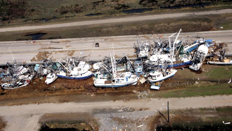 Des dizaines de bateau ont été entreposés après le passage de l'ouragan Katrina. Photo :Anne-Marie MCReynolds/San Jose Mercury News/KRT/ABACA