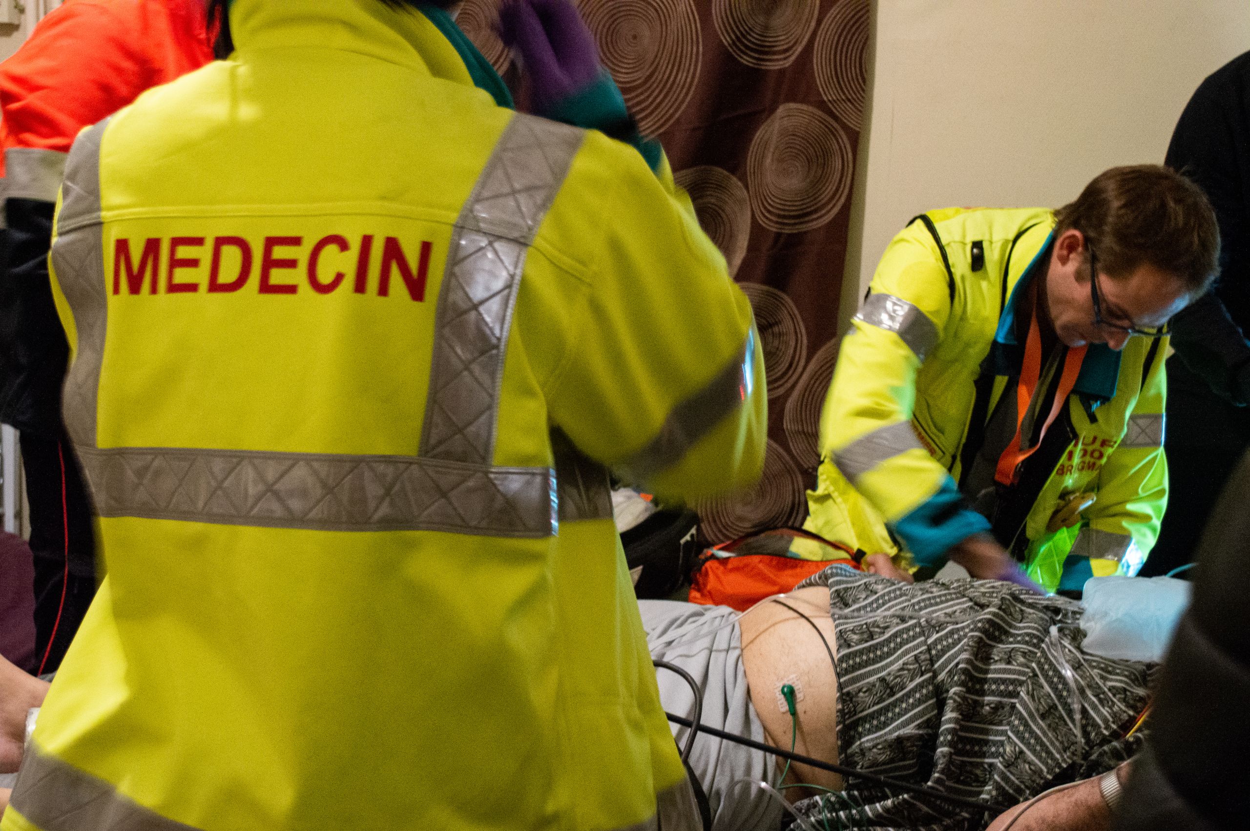 En intervention chez un patient, chacun connaît son rôle et agit. 